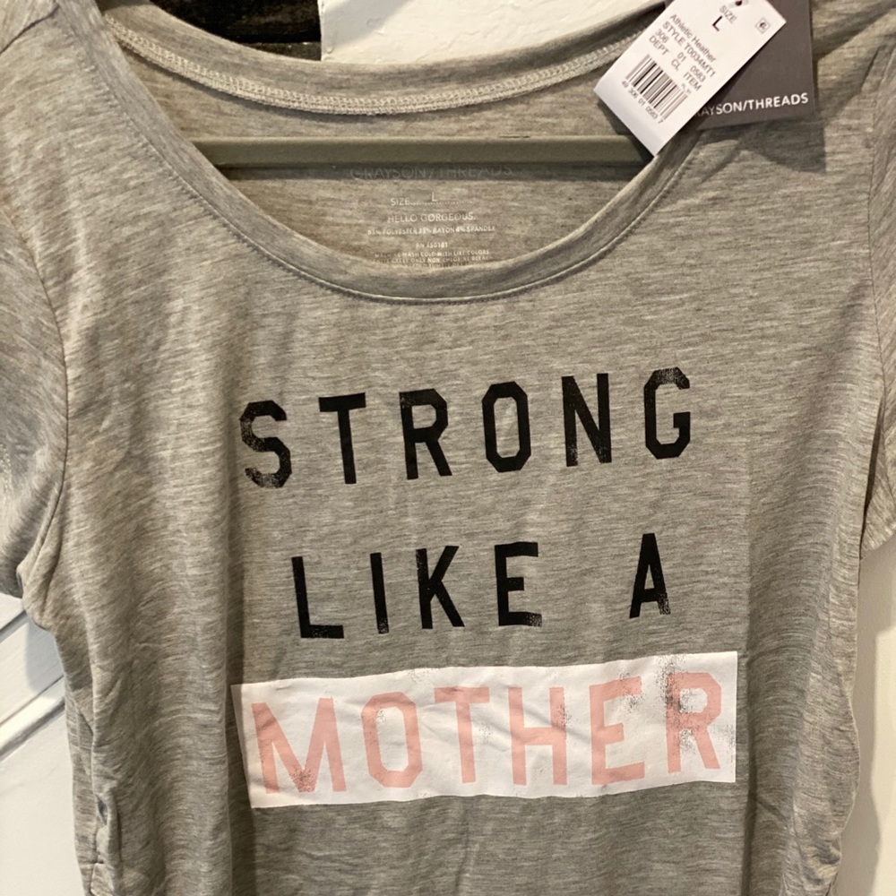 Woman’s maternity t-shirt